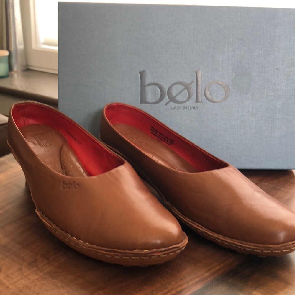 Fantastic BOLO slip on heels. Sz8